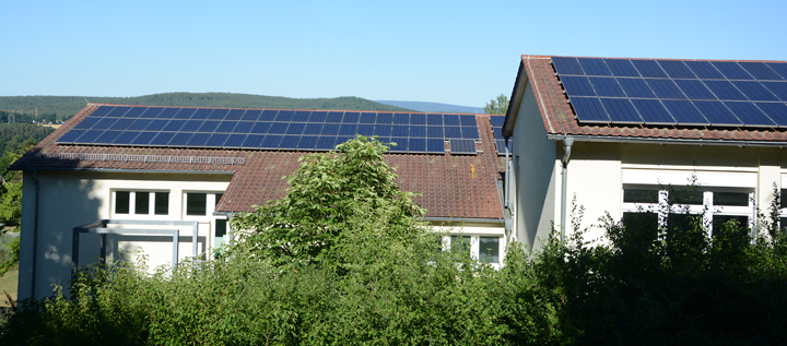Schule Heinersreuth mit Photovoltaikanlage